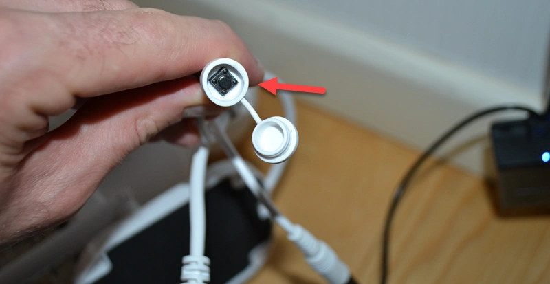 Button for resetting the settings and password of the V380 Pro camera